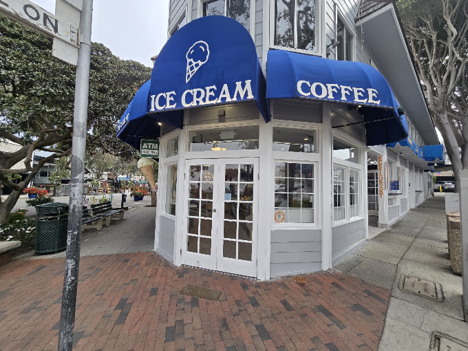 A look at Chantilly Ice Cream, photo 2